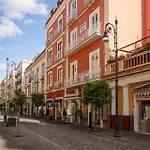 Palazzo Tasso לינה וארוחת בוקר 4*