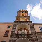 לינה וארוחת בוקר Palazzo Tasso 4*