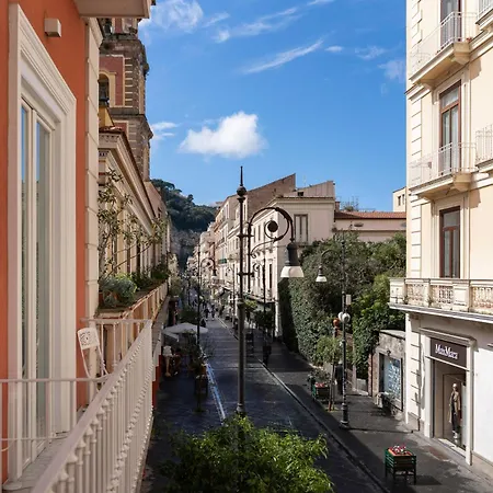 Palazzo Tasso Bed & Breakfast