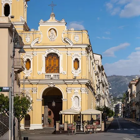 Palazzo Tasso Bed & Breakfast