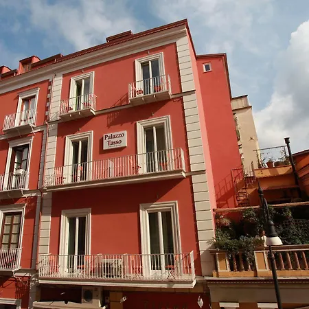 Palazzo Tasso Frühstückspension 2*